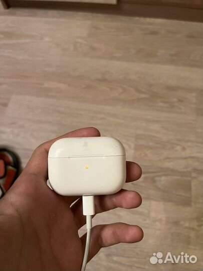 Оригинальный кейс airpods pro