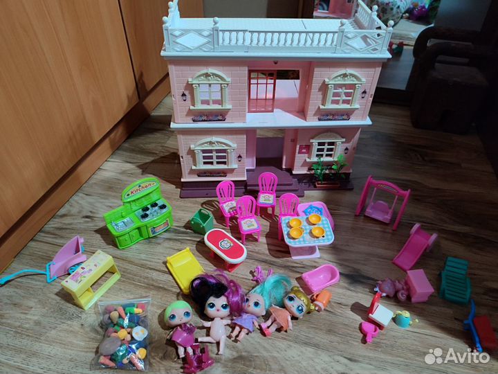 Домик светящийся с мебелью