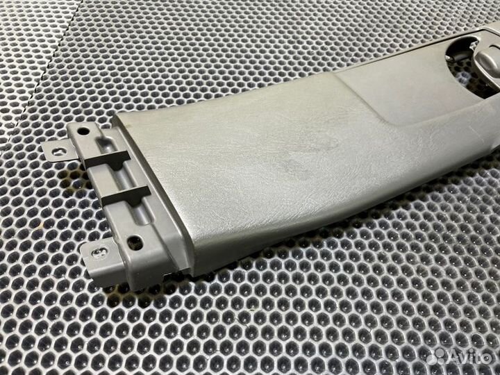 Обшивка стойки прав. Toyota Land Cruiser Prado