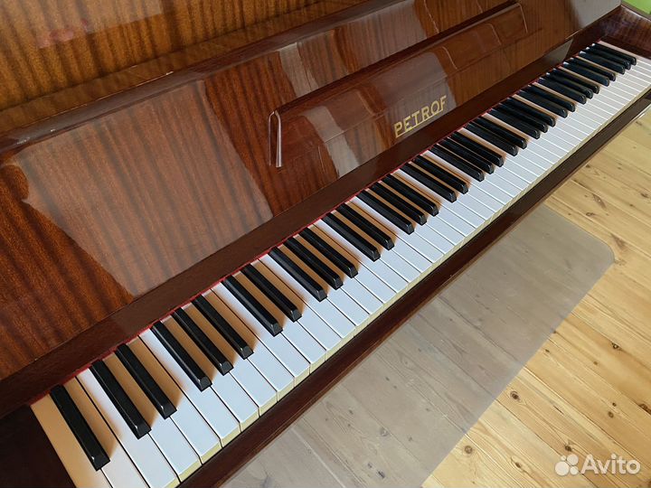 Пианино Petrof