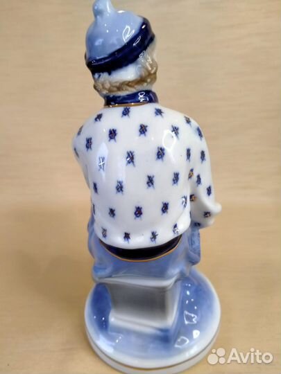 Фарфоровая статуэтка Фигуристка Гжель