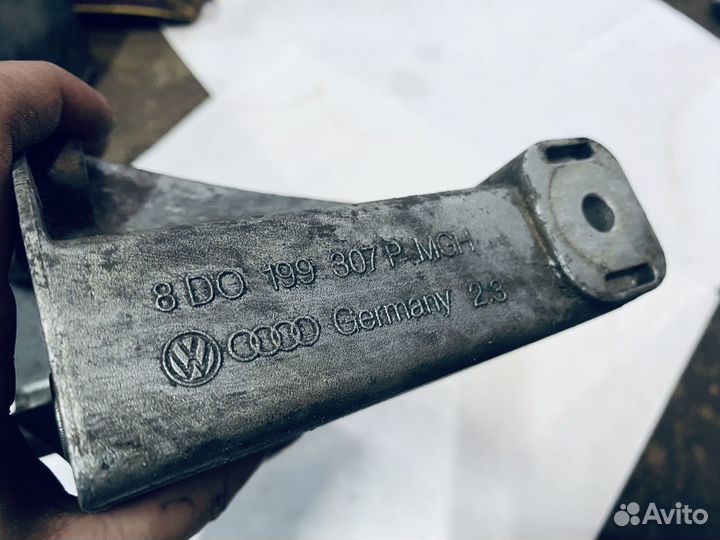 Опоры двигателя VAG Passat B5 A4 A6 Superb