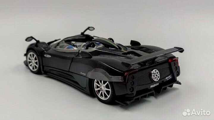 Модель автомобиля Pagani Zonda