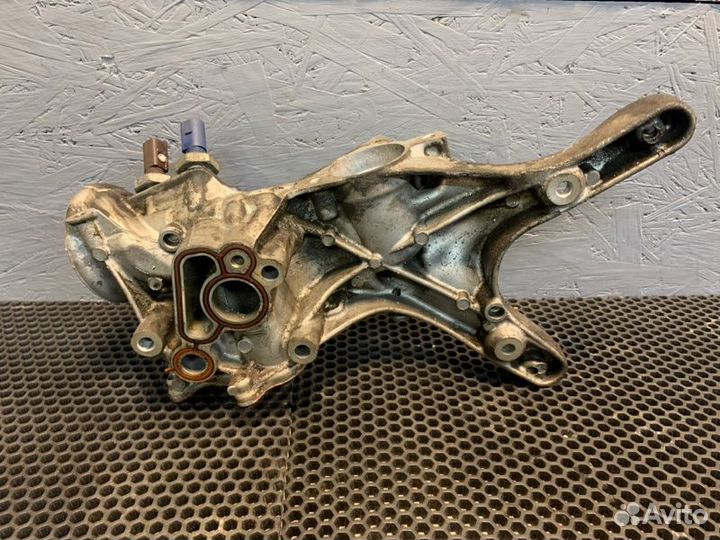 Кронштейн масляного фильтра Audi A6 C7 cdnb 2014