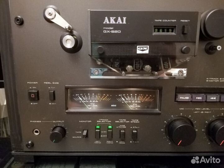 Катушечный магнитофон Akai GX-620 чёрный