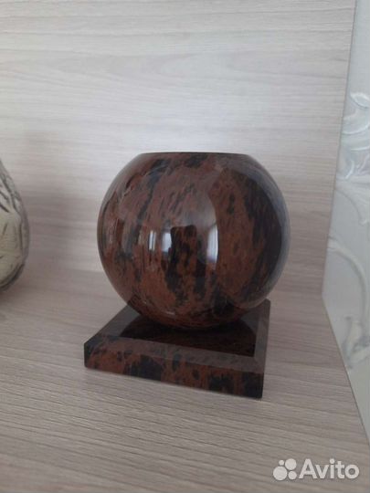 Шар из камня обсидиан