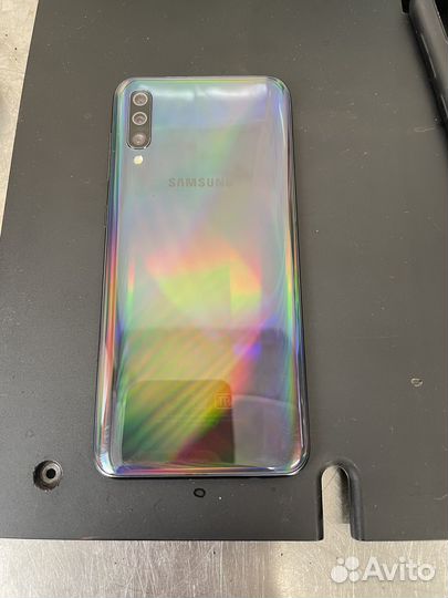 Samsung Galaxy A50, 4/64 ГБ