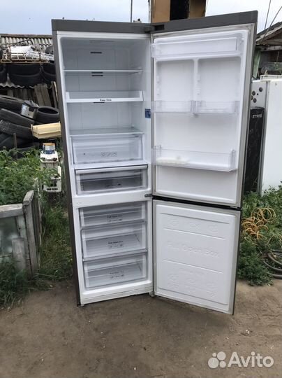 Холодильник Samsung