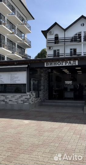 Раздатчица в столовую