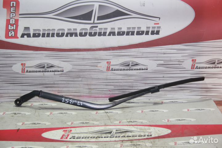 Поводок дворника лево c Nissan Fuga KY51 VQ37VHR