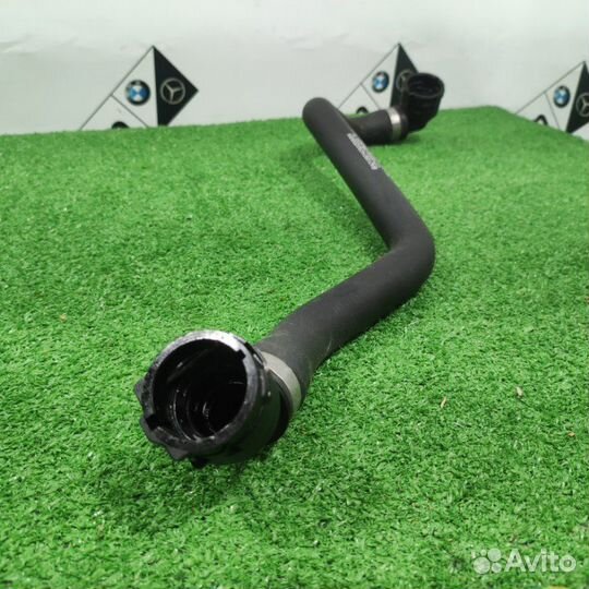 Патрубок системы охлаждения Mercedes-Benz E-Class