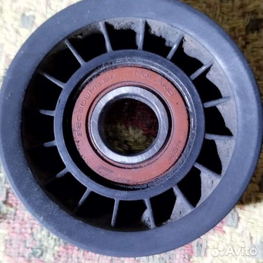 Ролик натяжителя