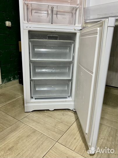 Холодильник 200см+доставка