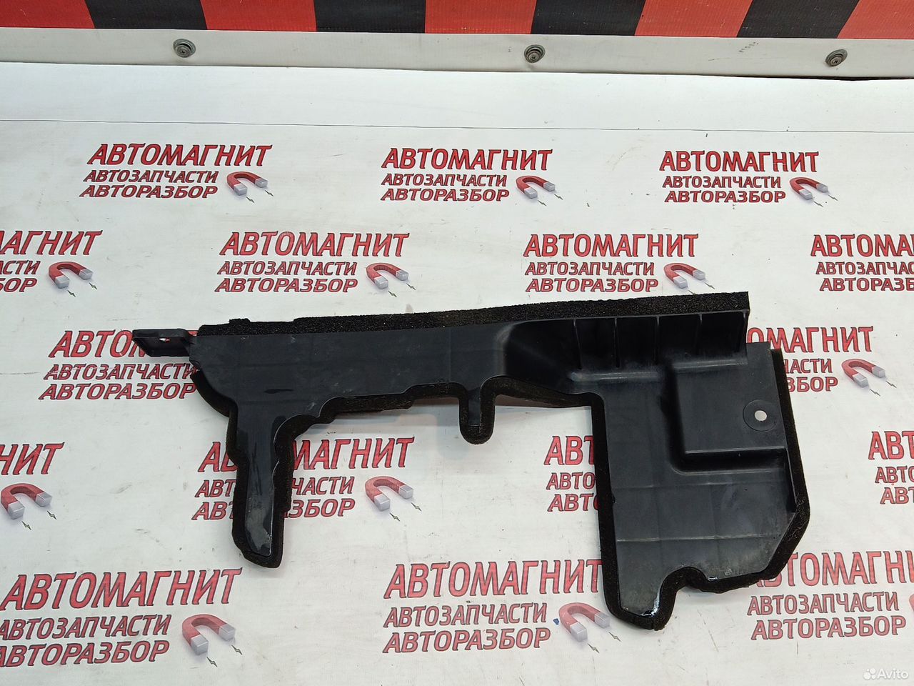 Дефлектор радиатора правый Nissan Rogue T32