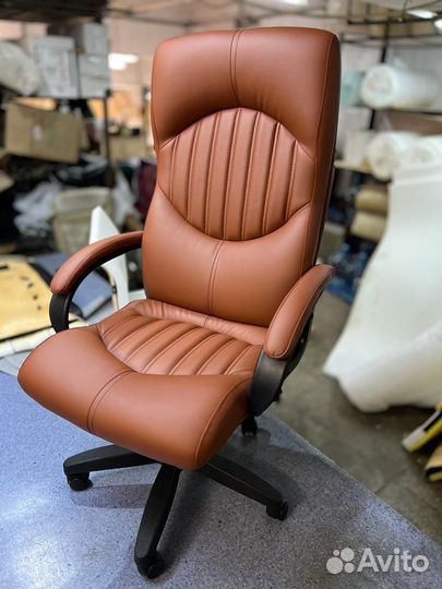 Офисное кресло
