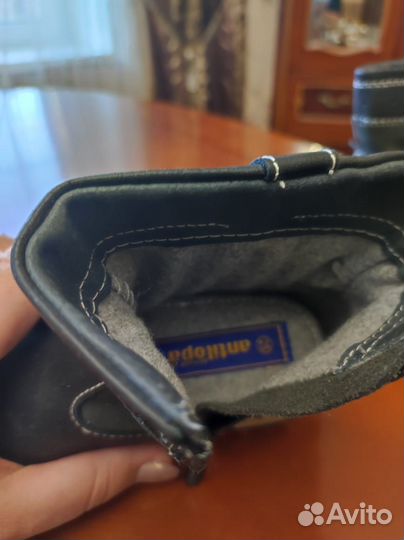 Продам осенние ботинки Антилопа р.25