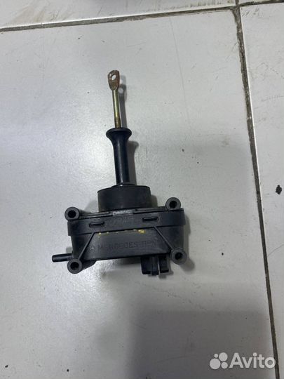 Моторчик переднего левого стеклоподъемника