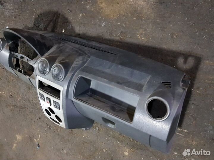 Торпедо Renault Logan 2007 1.4 МКПП