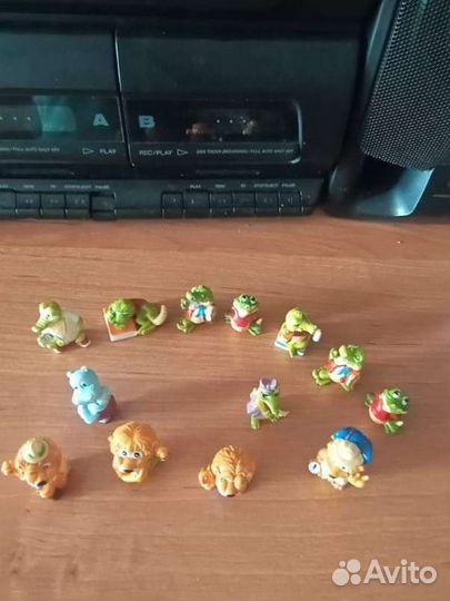 Игрушки из Киндера 22 шт динозавры, крокодилы, льв