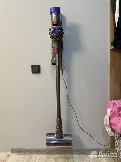 Пылесос Dyson v8