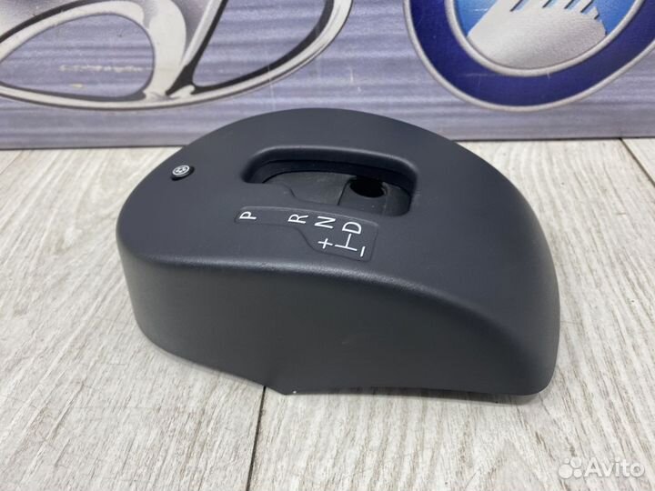 Накладка консоли кпп Renault logan