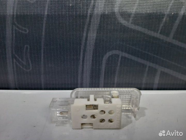 Плафон салона Audi A6 C6 AUK 2005