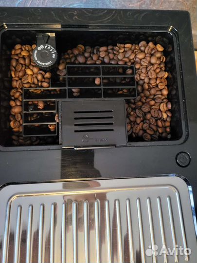 Кофемашина delonghi ecam 46.860 B