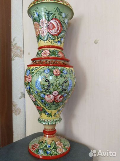 Городецкая роспись.Ваза резная