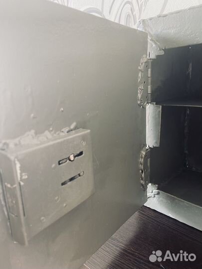 Сейф металлический