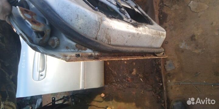 Дверь Mazda Demio DW3W