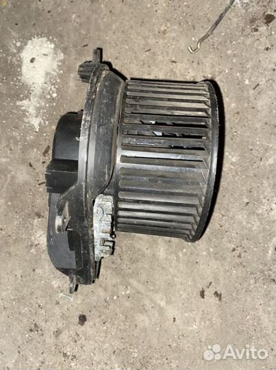 Моторчик печки Peugeot 405