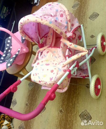 Игрушечная коляска для кукол