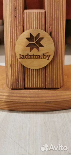 Журнальный столик круглый приставной pelican