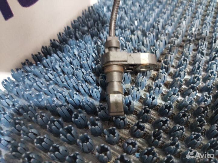 Датчик ABS Toyota Auris