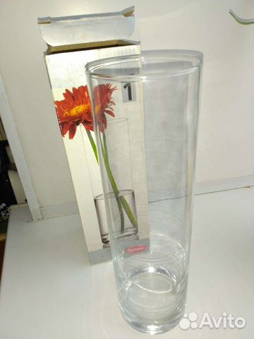 Вазы керамическая и стеклянная