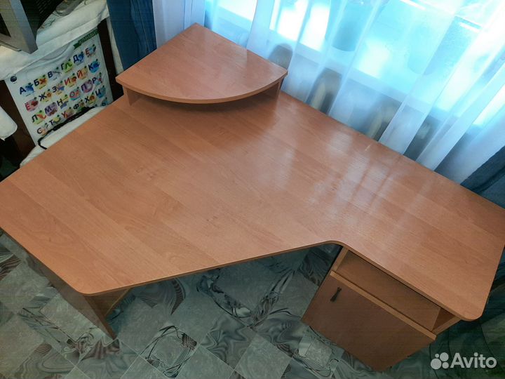 Угловой компьютерный стол бу