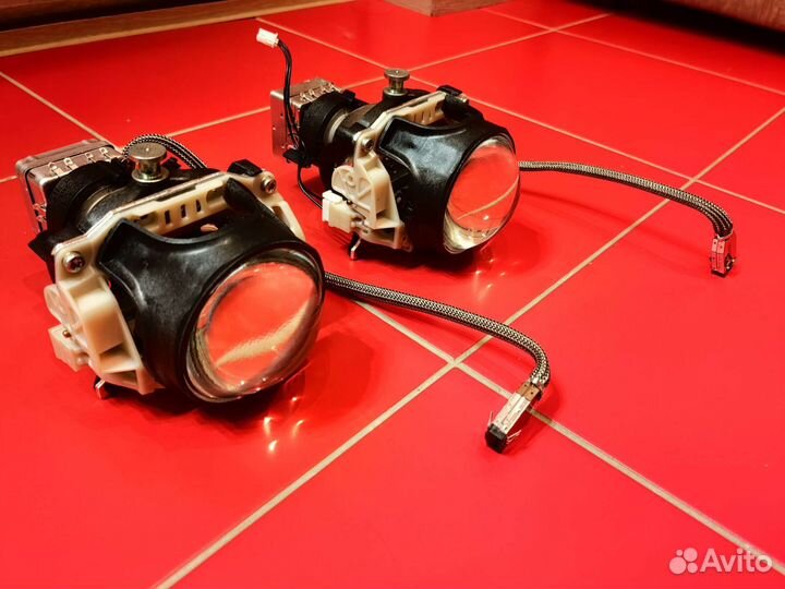 Ксеноновые, адаптивные линзы Volvo XC60 2016