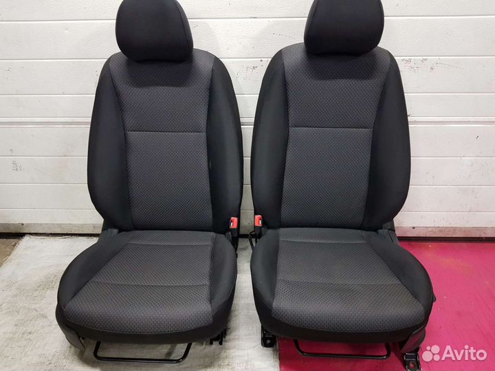 RIO 4 Сиденья Передние