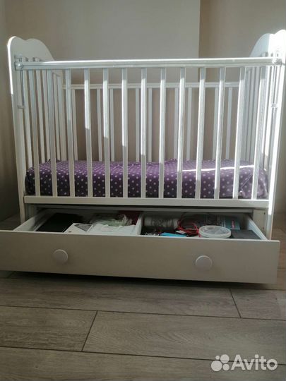 Детская кроватка и стульчик для кормления