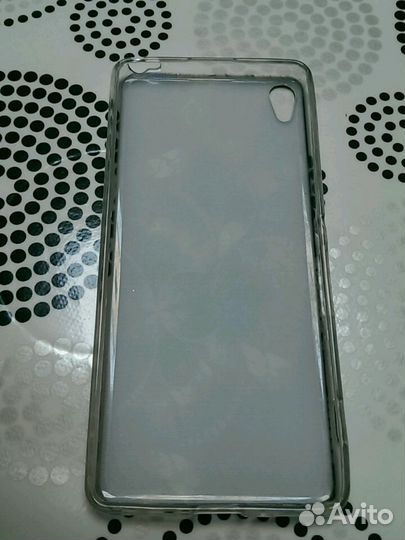 Чехлы на телефон