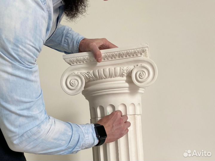 Колонна из гипса