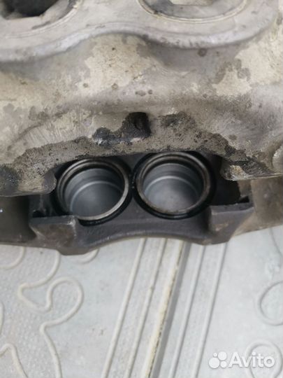 Суппорта lexus celsior LS430 UCF30