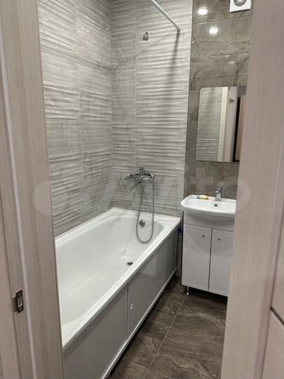 1-к. квартира, 42 м², 10/14 эт.