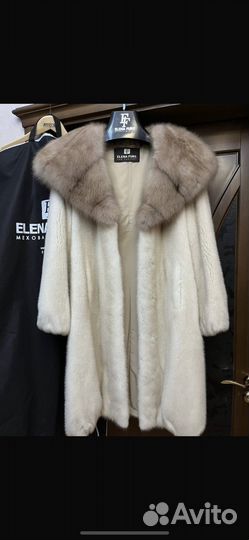 Шуба норковая с капюшоном из соболя