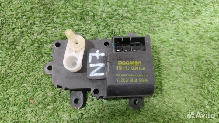 Моторчик заслонки печки Ssangyong Rexton 2005