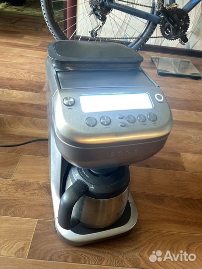 Кофемашина Bork c 600