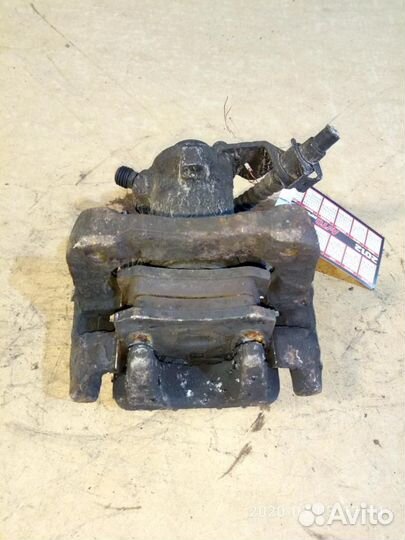 Суппорт задний правый Volkswagen Golf