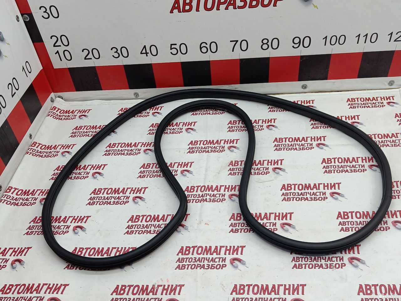 Уплотнитель двери передней левой Geely Atlas Pro