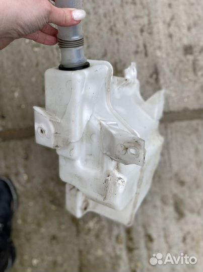 Бачек омывателя стекла Mitsubishi Lancer X