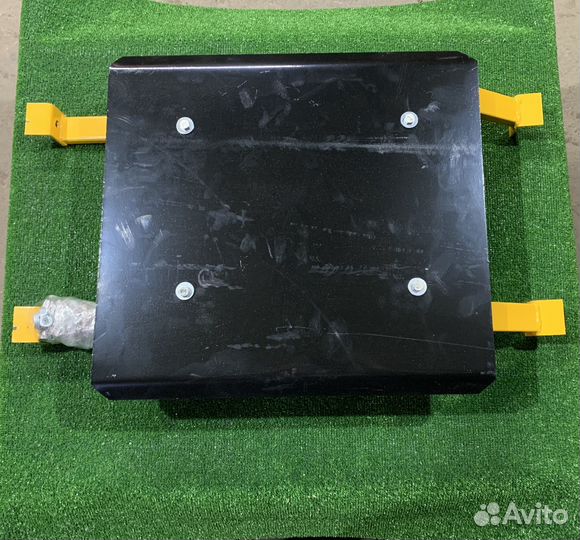 Подрамник раздатки Нива